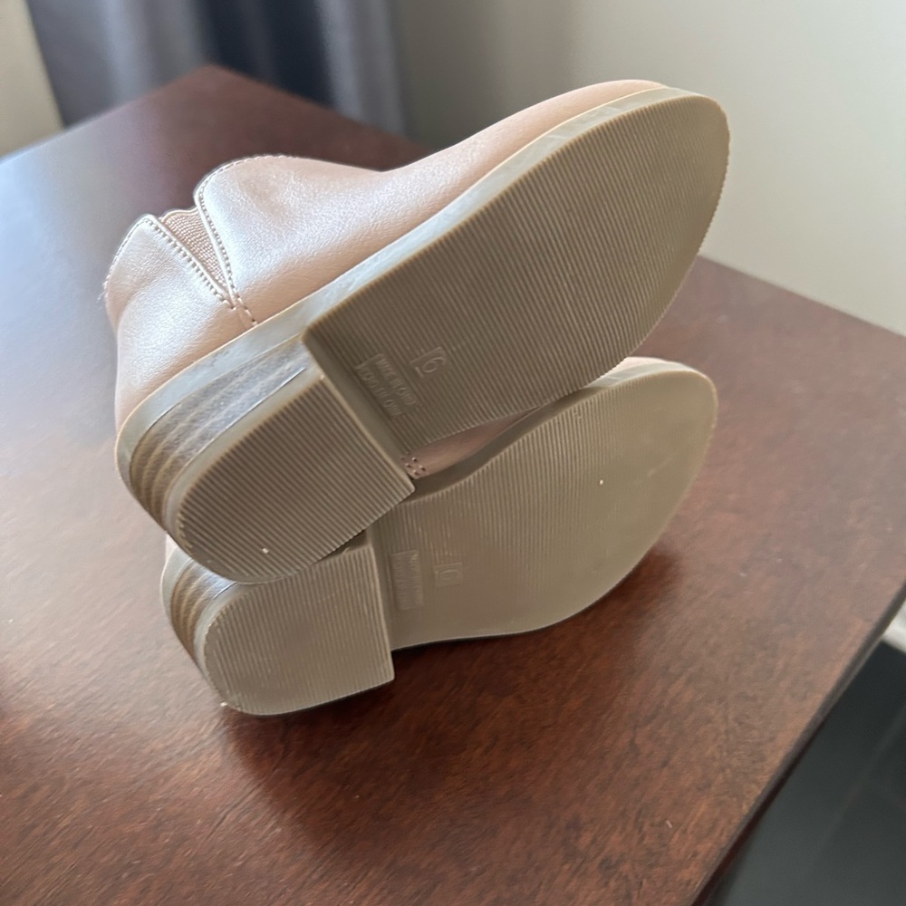 Old Navy Light Pink Kids Boots - Picture 3 of 3
